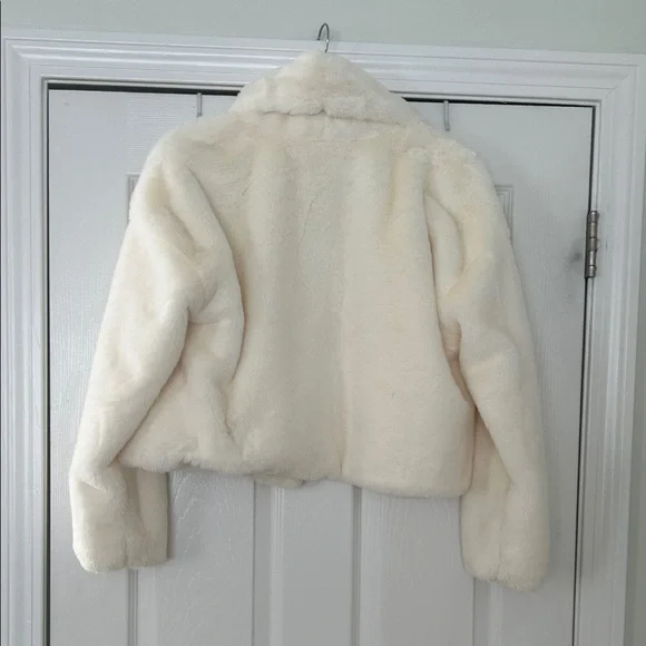 Cream Faux Fur Jacket by j. Society size Medium - Picture 4 of 6